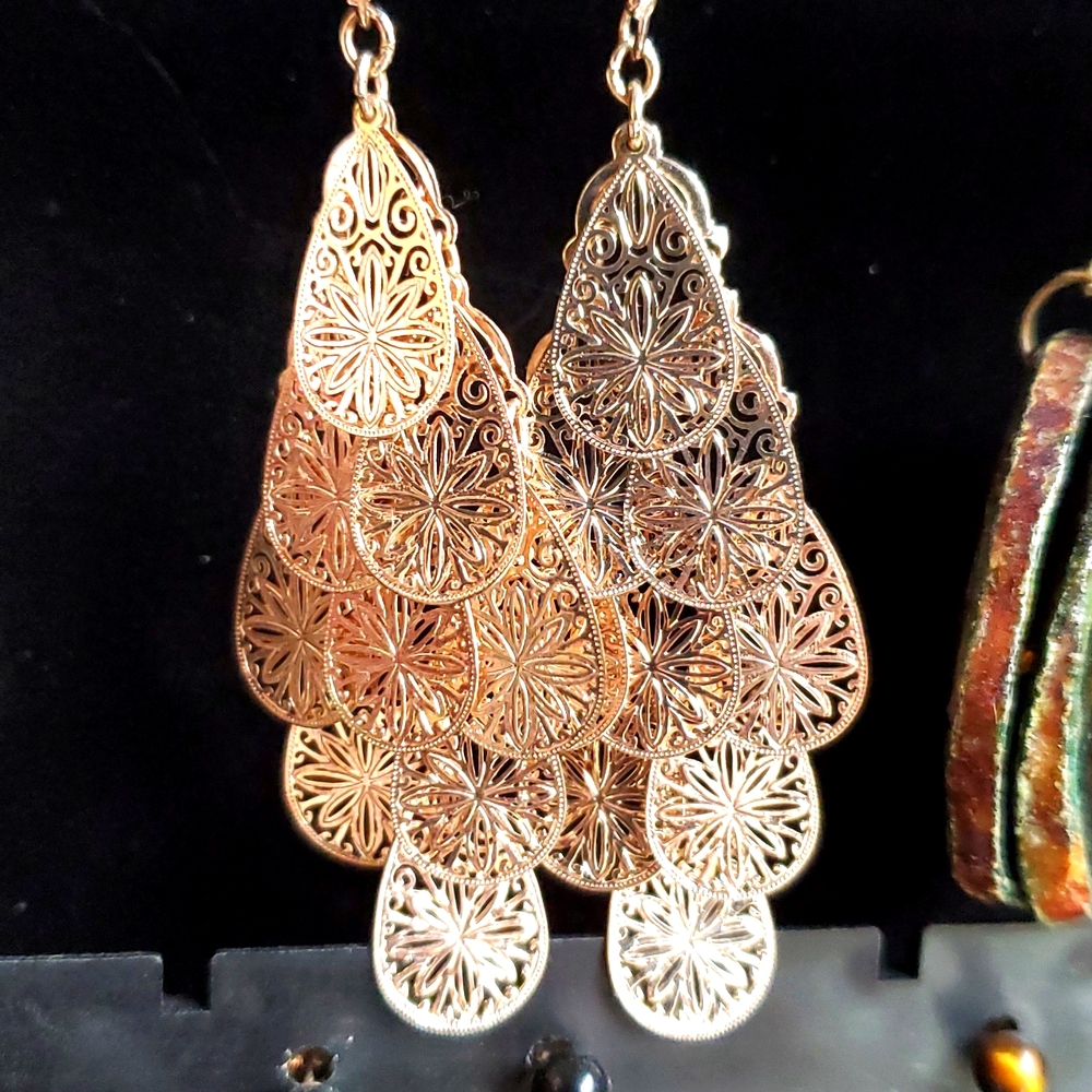Light rose gold drop earrings